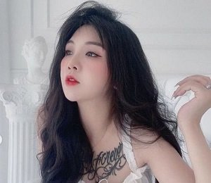 Phương Min xinh đẹp chơi trò thú nhún với bạn trai